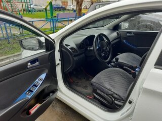 2015 Hyundai Solaris I Рестайлинг, белый, 820000 рублей, вид 3