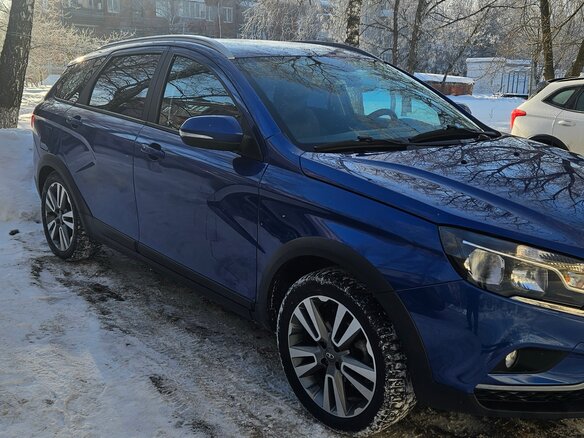 2022 Lada (ВАЗ) Vesta SW Cross I, синий, 1500000 рублей