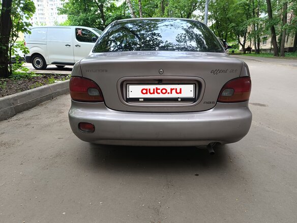 1996 Hyundai Accent I, серебристый, 120000 рублей - вид 3