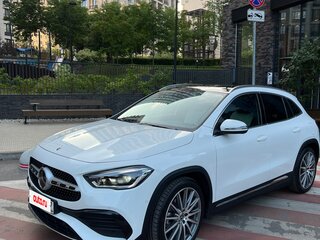 2021 Mercedes-Benz GLA 200 II (H247), белый, 5000000 рублей, вид 1