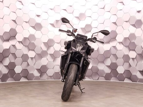 2025 Yamaha MT-09 (FZ-09), чёрный, 1399000 рублей, вид 5