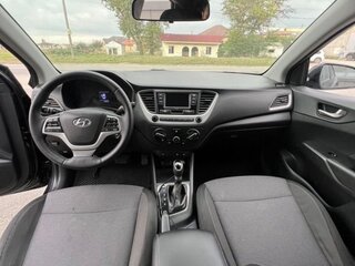 2018 Hyundai Solaris II, чёрный, 950000 рублей, вид 5