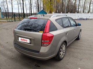 2010 Kia Ceed I Рестайлинг, серебристый, 650000 рублей, вид 3