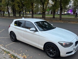 2012 BMW 1 серии 116i II (F20/F21), белый, 750000 рублей, вид 1