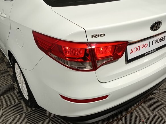 2015 Kia Rio 6-speed III, белый - вид 18