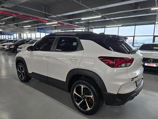 2023 Chevrolet TrailBlazer III, белый, 2400000 рублей, вид 4