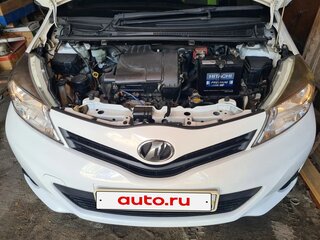 2012 Toyota Vitz III (XP130), белый, 600000 рублей, вид 5