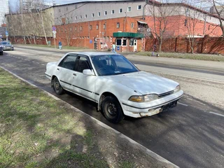 1990 Toyota Carina V (T170), белый, 160000 рублей, вид 1