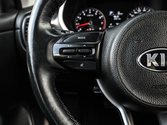 2020 Kia Rio IV Рестайлинг, белый - вид 13