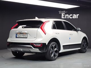 2023 Kia Niro II, белый, 2098000 рублей, вид 3