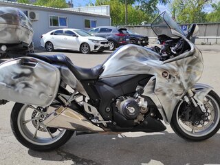 2012 Honda VFR 1200, серебристый, 690000 рублей, вид 1