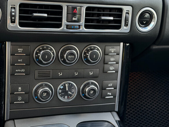 2011 Land Rover Range Rover III Рестайлинг 2, чёрный, 1580000 рублей - вид 16