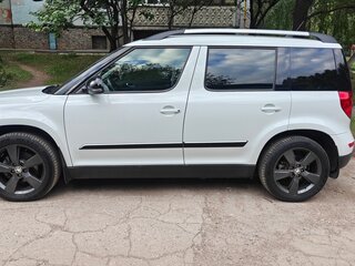2017 Skoda Yeti I Рестайлинг, белый, 1400000 рублей, вид 3