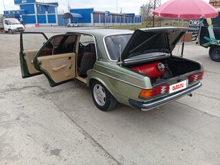 1984 Mercedes-Benz W123 230, зелёный, 350000 рублей, вид 5
