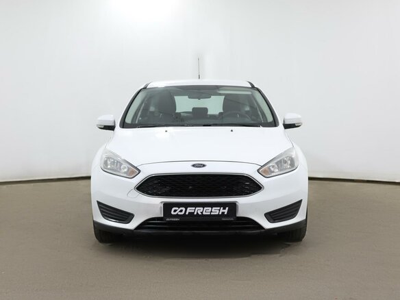 2016 Ford Focus III Рестайлинг, белый, 990000 рублей - вид 2