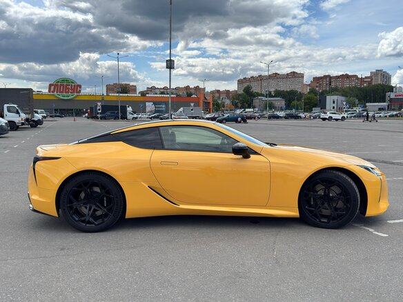 2017 Lexus LC 500 I, жёлтый, 8800000 рублей - вид 2