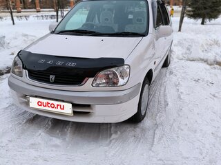 2001 Toyota Raum I, белый, 430000 рублей, вид 1