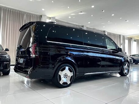 2024 Mercedes-Benz V-Класс Extra Long 300 экстра длинный III (W447) Рестайлинг 2, чёрный, 7770000 рублей, вид 3
