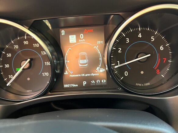 2019 Jaguar F-Pace I, чёрный, 3580000 рублей - вид 8