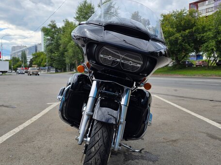 2019 Harley-Davidson Road Glide Limited, чёрный, 2800000 рублей, вид 1