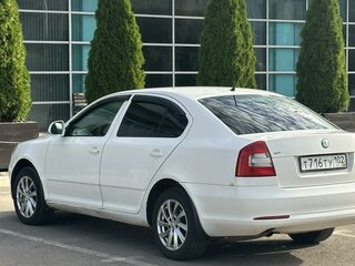2011 Skoda Octavia II (A5) Рестайлинг, белый, 679000 рублей, вид 4