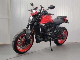 2021 Ducati Monster 937, красный, 819000 рублей, вид 4
