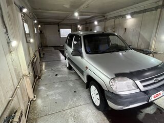 2005 Chevrolet Niva I, серебристый, 200000 рублей, вид 3