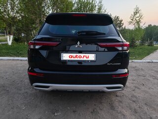2022 Mitsubishi Outlander IV, чёрный, 3300000 рублей, вид 4