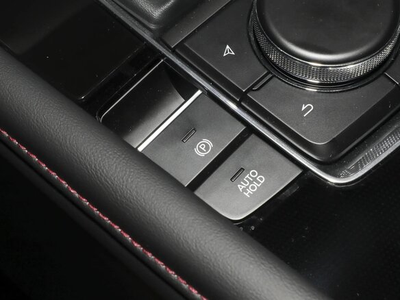 2025 Mazda 3 Axela IV (BP), белый, 3600000 рублей - вид 17