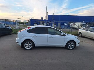 2010 Ford Focus II Рестайлинг, белый, 490000 рублей, вид 4