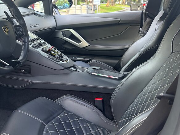 2020 Lamborghini Aventador I Рестайлинг, серый, 49500000 рублей - вид 9