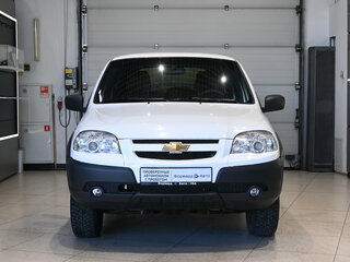 2019 Chevrolet Niva I Рестайлинг, белый, 699000 рублей, вид 2