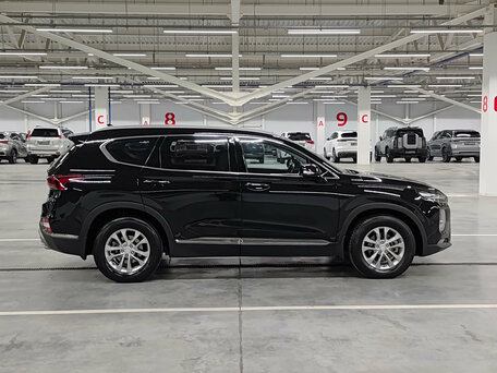 2018 Hyundai Santa Fe IV, чёрный, 2280000 рублей, вид 4