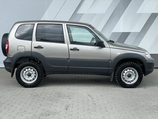 2019 Chevrolet Niva I Рестайлинг, коричневый, 743000 рублей, вид 4