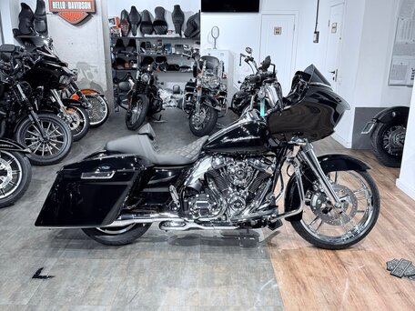 2017 Harley-Davidson Road Glide Special, чёрный, 1899000 рублей, вид 3