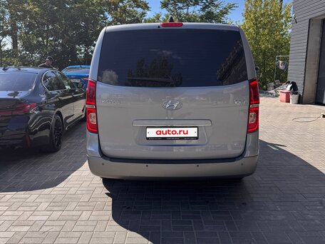 2019 Hyundai H-1 II Рестайлинг 2, серый, 3000000 рублей, вид 4