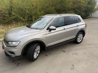 2017 Volkswagen Tiguan II, серебристый, 2350000 рублей, вид 4