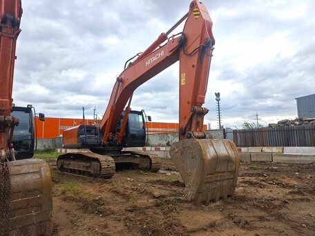 2020 Hitachi ZX330, оранжевый, 9300000 рублей, вид 2
