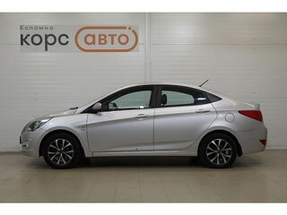 2016 Hyundai Solaris I Рестайлинг, серебристый, 947000 рублей, вид 2