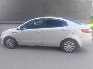 2014 Kia Rio III, серебристый, 450000 рублей, вид 4