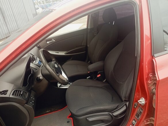 2012 Hyundai Solaris I, красный, 800000 рублей - вид 3