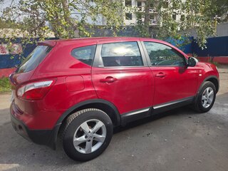 2011 Nissan Qashqai I Рестайлинг, красный, 1050000 рублей, вид 4