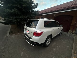 2011 Toyota Highlander II (XU40) Рестайлинг, белый, 2100000 рублей, вид 5