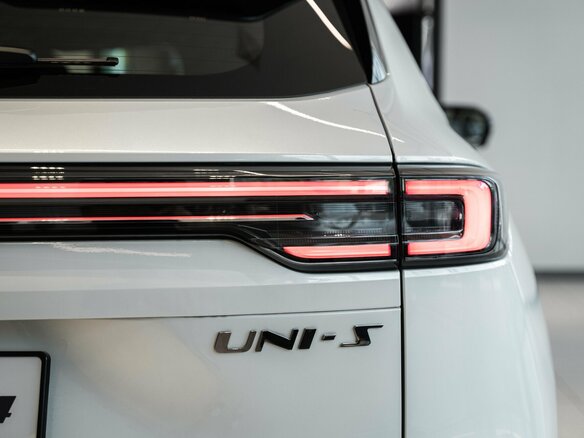 2026 Changan UNI-S I Рестайлинг, белый, 3079900 рублей - вид 16