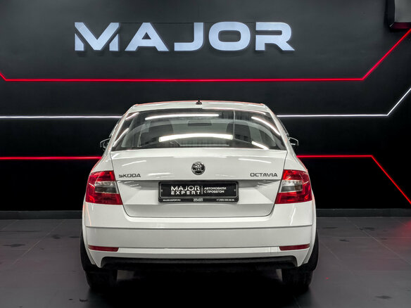 2020 Skoda Octavia III (A7) Рестайлинг, белый - вид 5