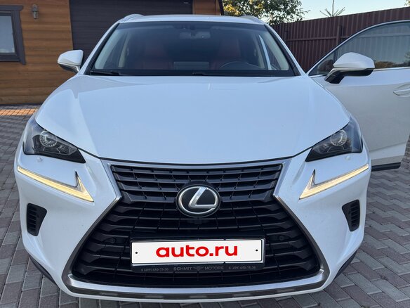2017 Lexus NX 300 I Рестайлинг, белый, 2550000 рублей