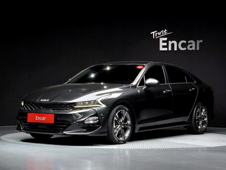 2022 Kia K5 III, чёрный, 2600000 рублей, вид 1