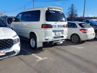 2005 Mitsubishi Delica IV, белый, 2950000 рублей, вид 3