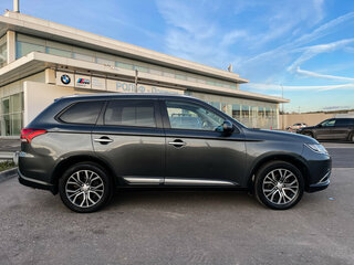 2018 Mitsubishi Outlander III Рестайлинг 2, серый, 1917000 рублей, вид 4
