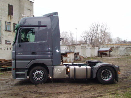 2007 Mercedes-Benz Actros, серый, 5200000 рублей, вид 2